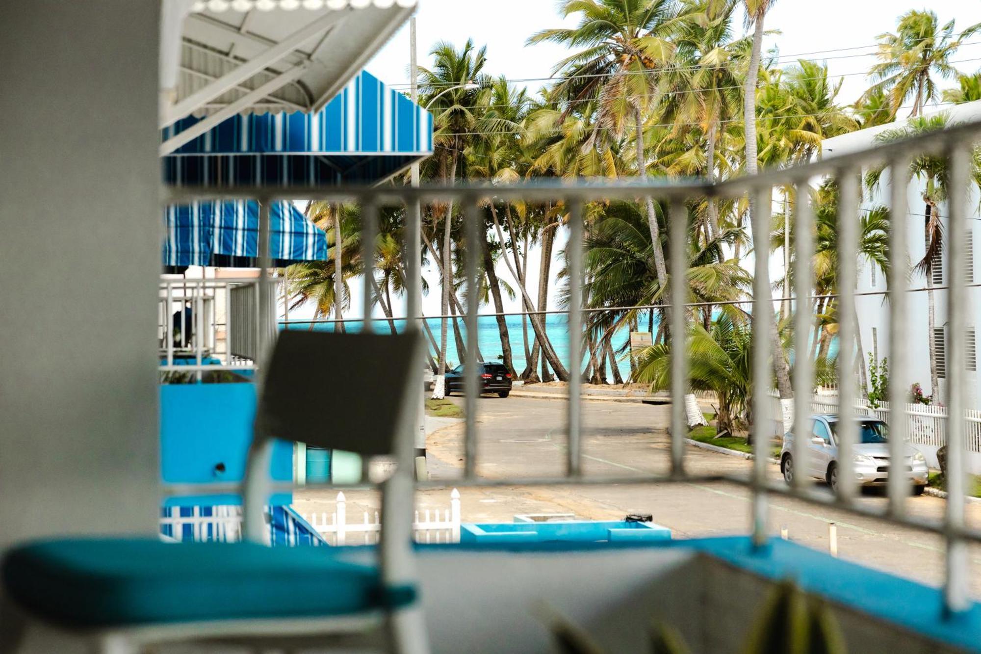 Oceanview Apartment Steps To The Beach Luquillo Ngoại thất bức ảnh